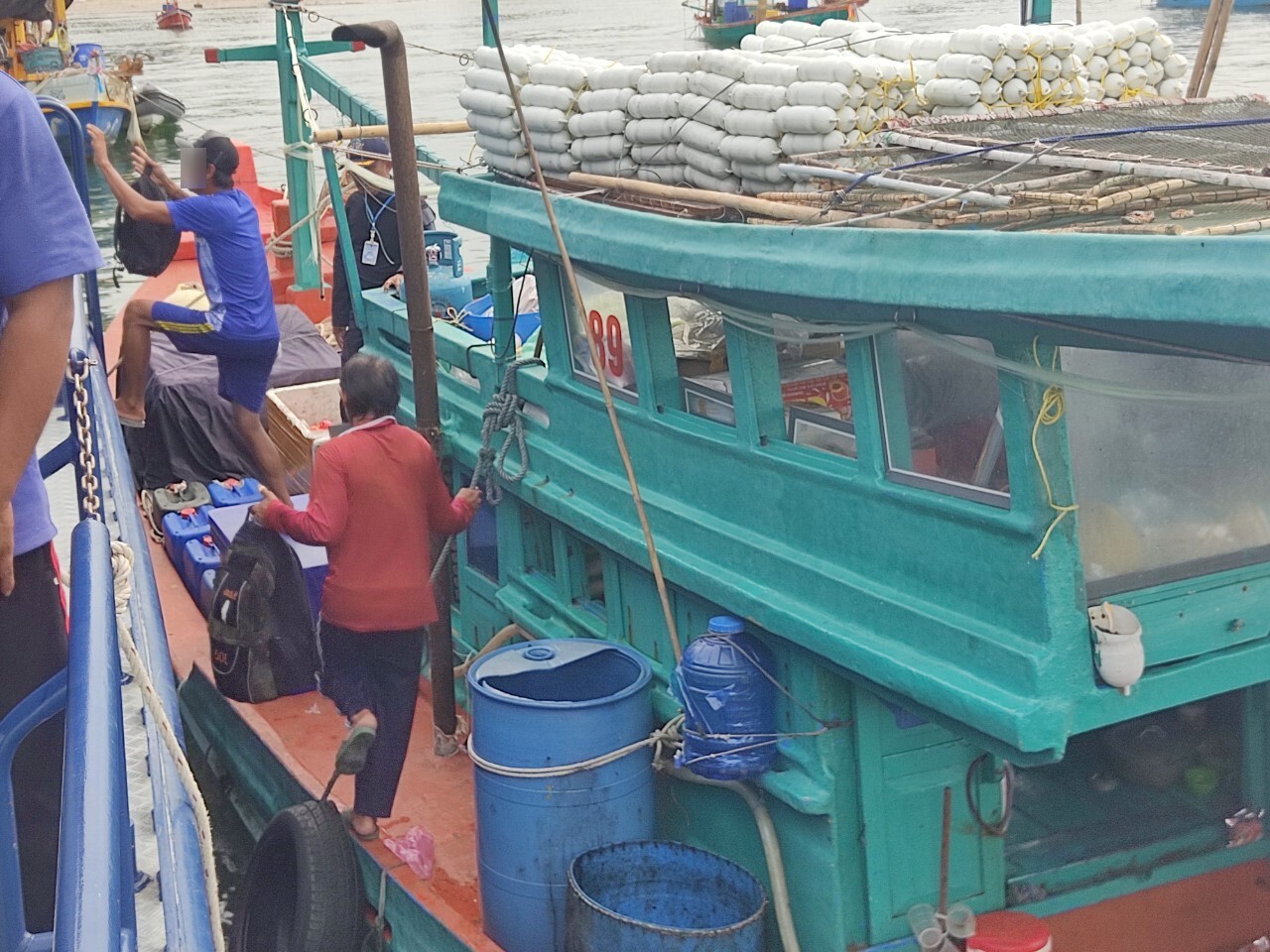 กองตรวจการประมงจับกุมเรือประมงต่างชาติทำการประมงรุกล้ำน่านน้ำไทย