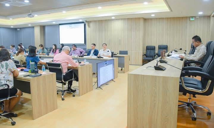 หัวหน้ากลุ่มบริหารและยุทธศาสตร์ เข้าร่วมประชุมคณะกรรมการบริหารงาน กลุ่มจังหวัดแบบบูรณาการกลุ่มจังหวัดภาคใต้ฝั่งอ่าวไทย (ก.บ.ก.) ครั้งที่ 2/2568 (ชุมพร นครศรีธรรมราช พัทลุง สุราษฎร์ธานี สงขลา) ผ่านระบบวีดิทัศน์ทางไกล (Video Conference System)