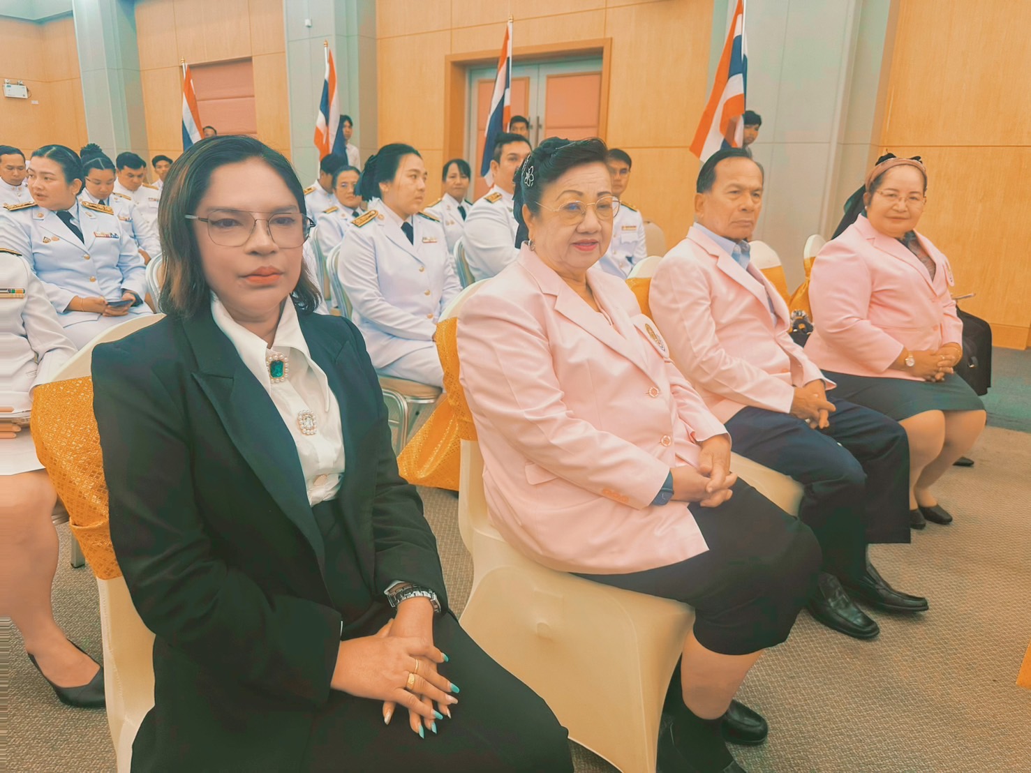 ร่วมเป็นเกียรติในพิธีรับสนองพระบรมราชโองการฯ..คลิก
