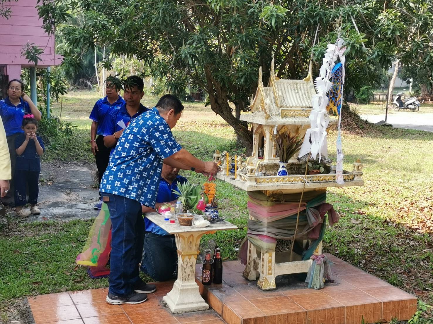 25 เม.ย. 68 นาย ศิริพงษ์ สารถ้อย หัวหน้าด่านตรวจประมงเชียงใหม่ ร่วมกับเจ้าหน้าที่ด่านฯ เข้าร่วมกิจกรรมทำบุญ ครบรอบ 72 ปี ศูนย์วิจัยและพัฒนาการเพาะเลี้ยงสัตว์น้ำจืดเชียงใหม่ พร้อมทั้งเข้าร่วมพิธีสรงน้ำพระและรดน้ำดำหัวผู้ใหญ่ ขอพรปีใหม่เพื่อเป็นสิริมงคล..คลิก
