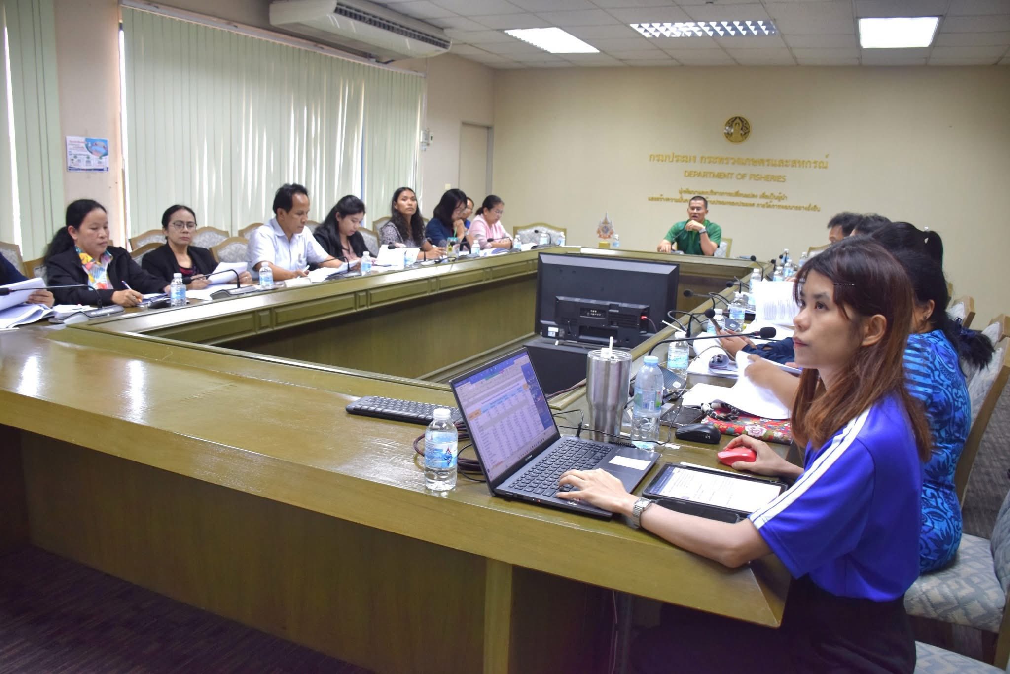 สำนักงานประมงพื้นที่กรุงเทพมหานคร ร่วมประชุมหารือถึงการเตรียมความพร้อมดำเนินงาน และวางแผนจัดสรรงบประมาณรายจ่ายงบกลาง ประจำปีงบประมาณ 2568 ในการแก้ไขปัญหาปลาหมอคางดำ
