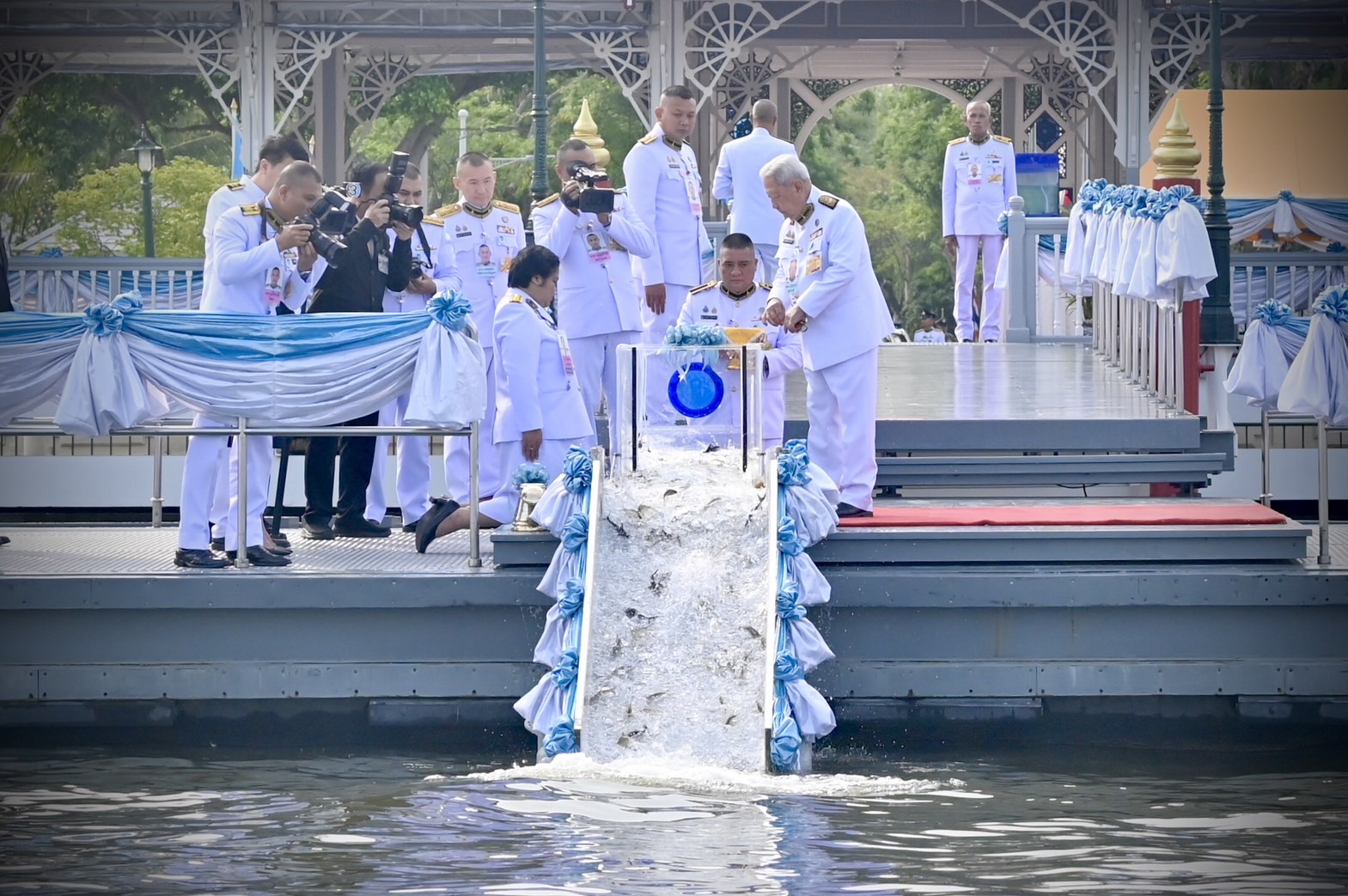ประธานองคมนตรี เป็นผู้แทนพระองค์ ไปในการบำเพ็ญพระราชกุศลปล่อยพันธุ์สัตว์น้ำ เนื่องในโอกาสวันคล้ายวันประสูติ สมเด็จพระเจ้าลูกยาเธอ เจ้าฟ้าทีปังกรรัศมีโชติ มหาวชิโรตตมางกูร สิริวิบูลยราชกุมาร วันที่ ๒๙ เมษายน ๒๕๖๘..คลิก
