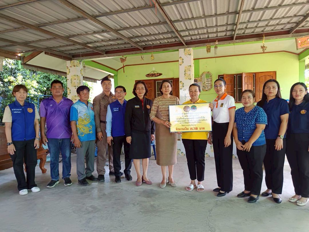 ประมงอำเภอบรรพตพิสัย ร่วมมอบเงินกองทุนช่วยเหลือผู้ประสบสาธารณภัย สำนักนายกรัฐมนตรี 