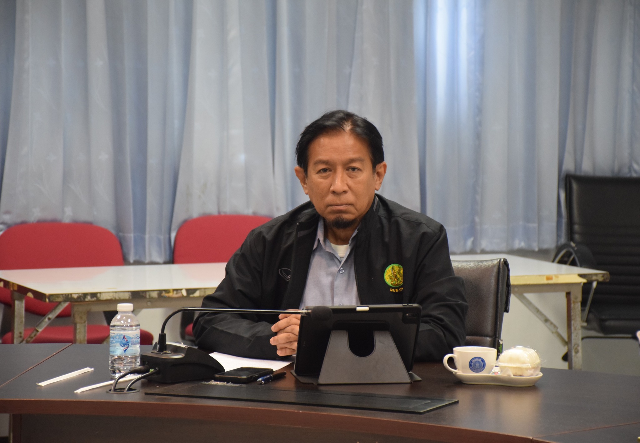 ประชุมชี้แจงแนวทางการจัดทำคำขอปรับปรุงการกำหนดตำแหน่งให้เป็นระดับที่สูงขึ้นและการจัดทำแบบการประเมินคุณภาพงาน ตำแหน่งประเภทอำนวยการ ระดับต้น เป็นระดับสูง