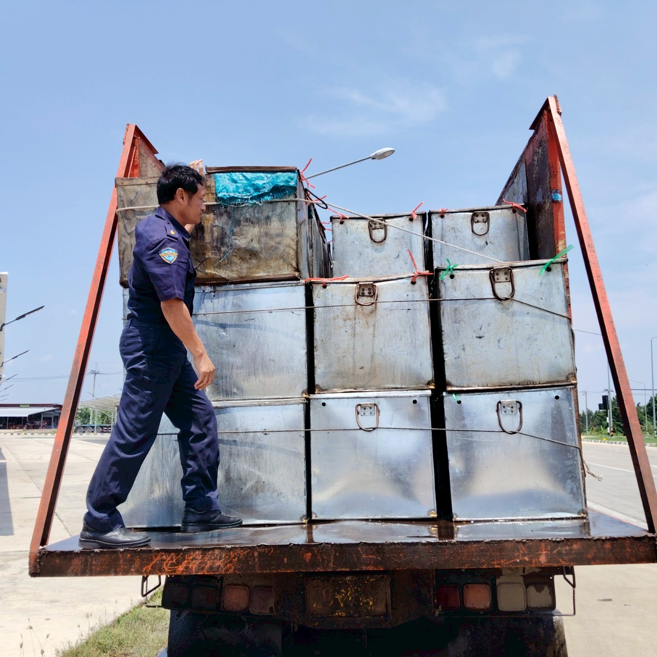 ตรวจสินค้าประมงที่นำเข้า ส่งออก ทางจุดผ่านแดนถาวรบ้านหนองเอี่ยน..คลิก