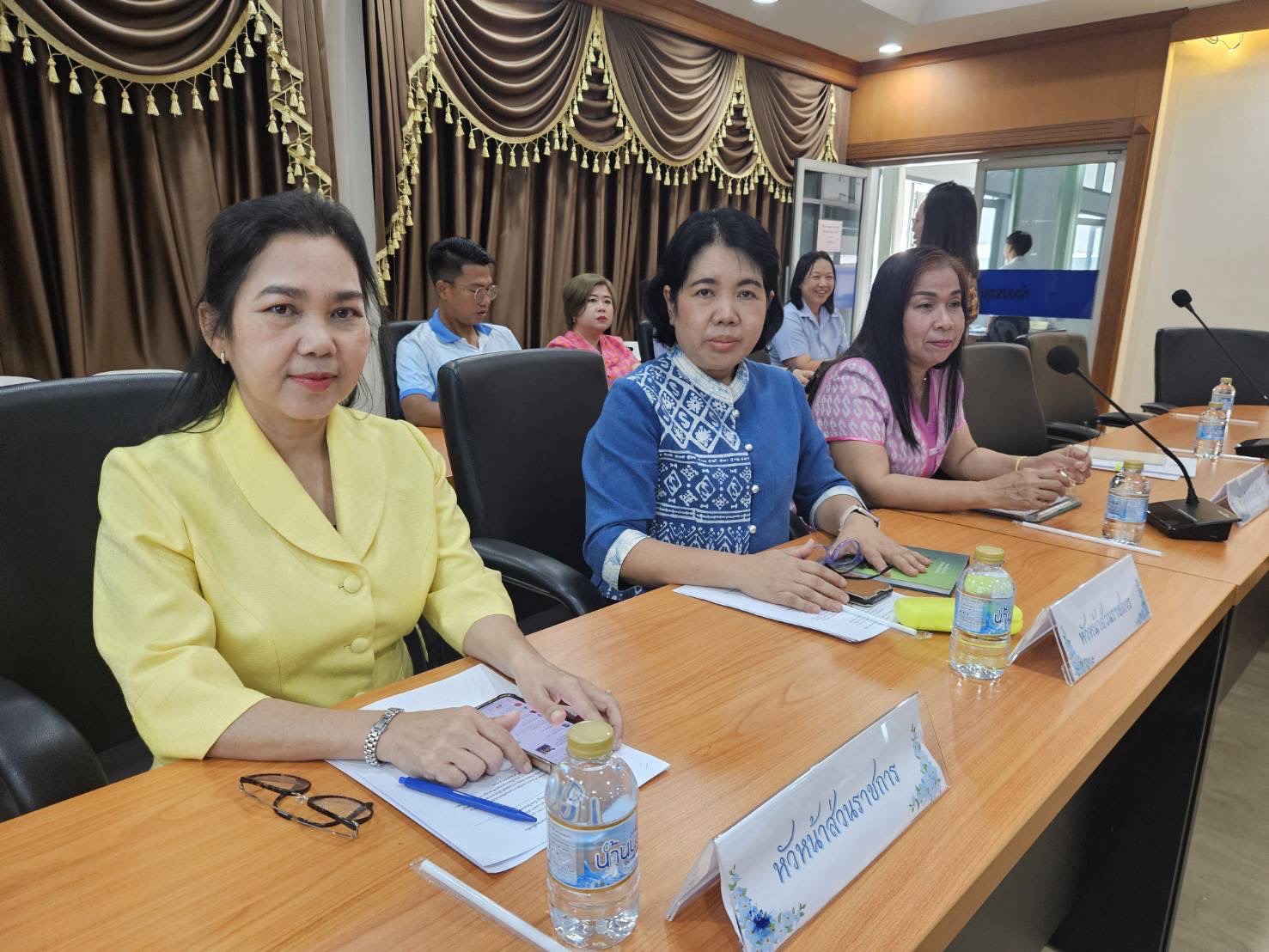 (อ.บางใหญ่) ประชุมหัวหน้าส่วนราชการ ผู้บริหารองค์กรปกครองส่วนท้องถิ่นและคณะกรรมการบริหารงานอำเภอแบบบูรณาการ (กบอ.) ครั้งที่ 5/2568..คลิก