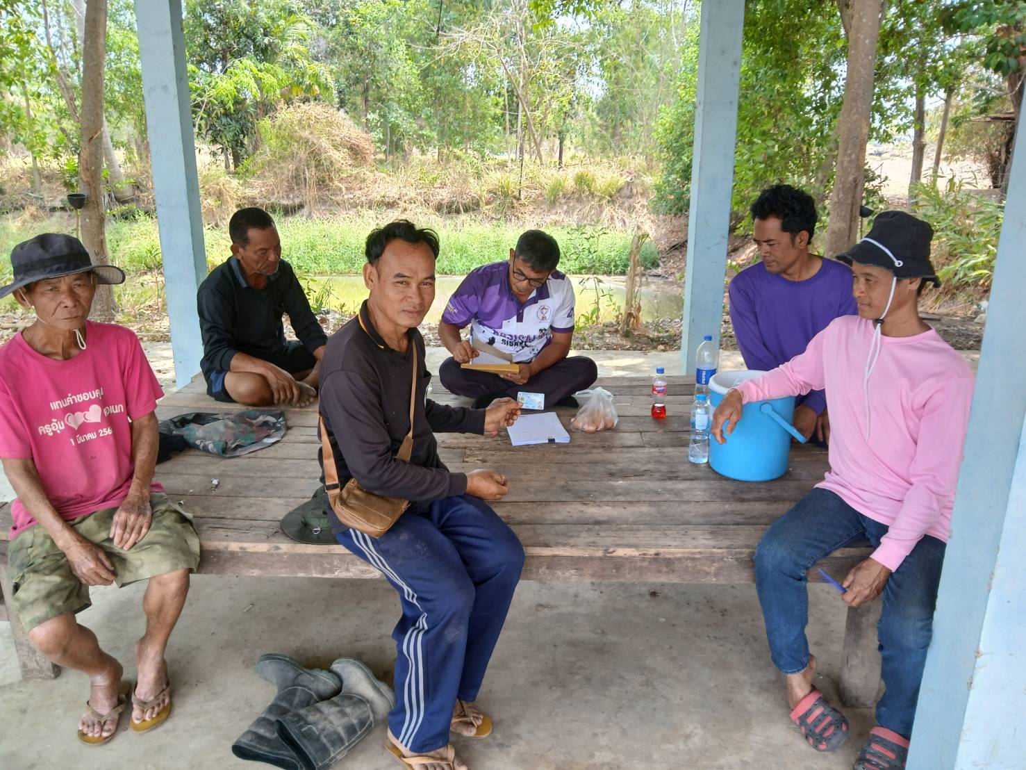 สำรวจการจับสัตว์น้ำ ในแหล่งน้ำหนองลักช้าง..คลิก