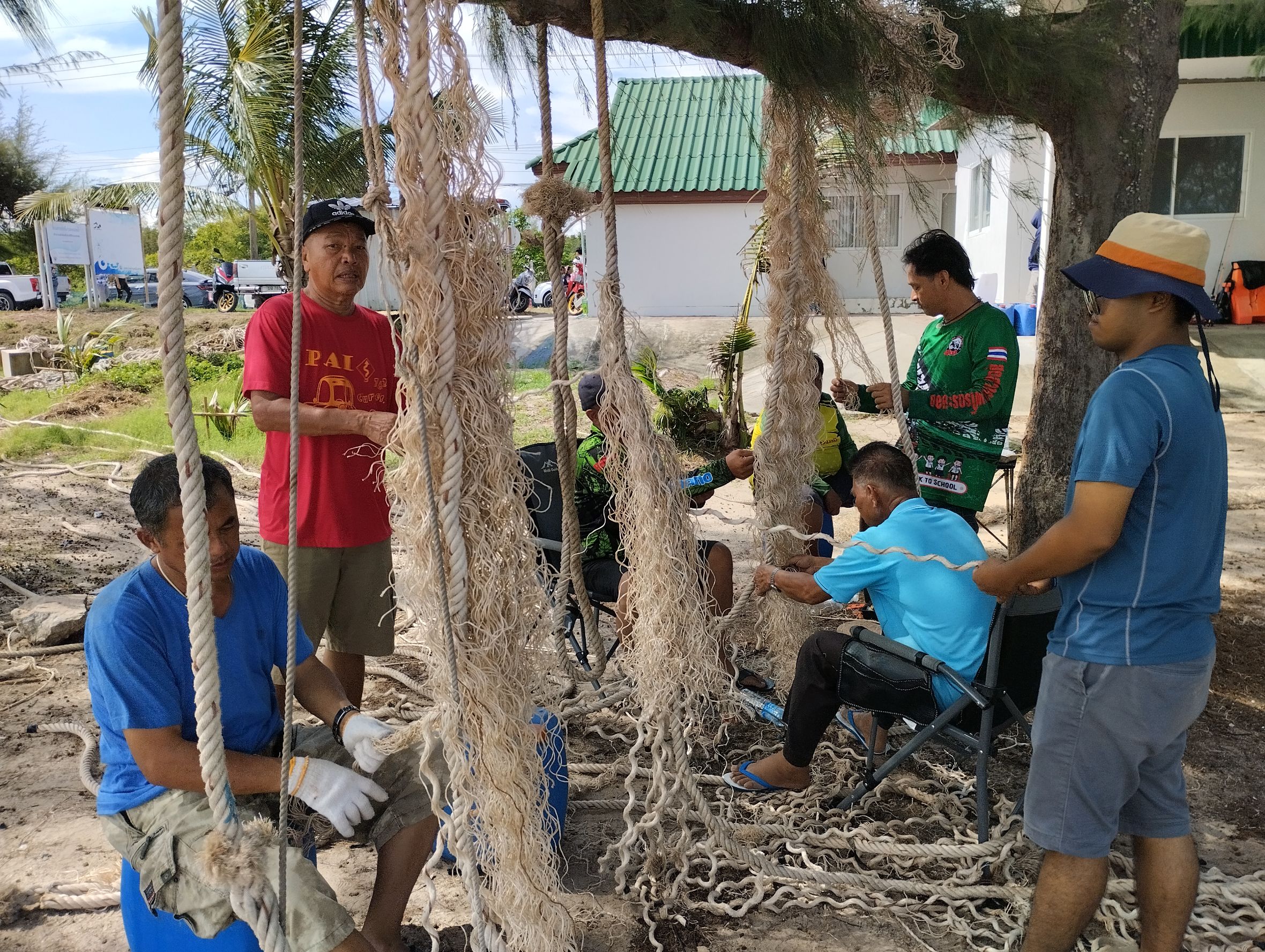 ติดตามและร่วมกิจกรรมทำซั้งเชือก บ้านปลาโครงการเสริมการมีส่วนร่วมของชุมชนประมง ประจำปีงบประมาณ พ.ศ. 2568