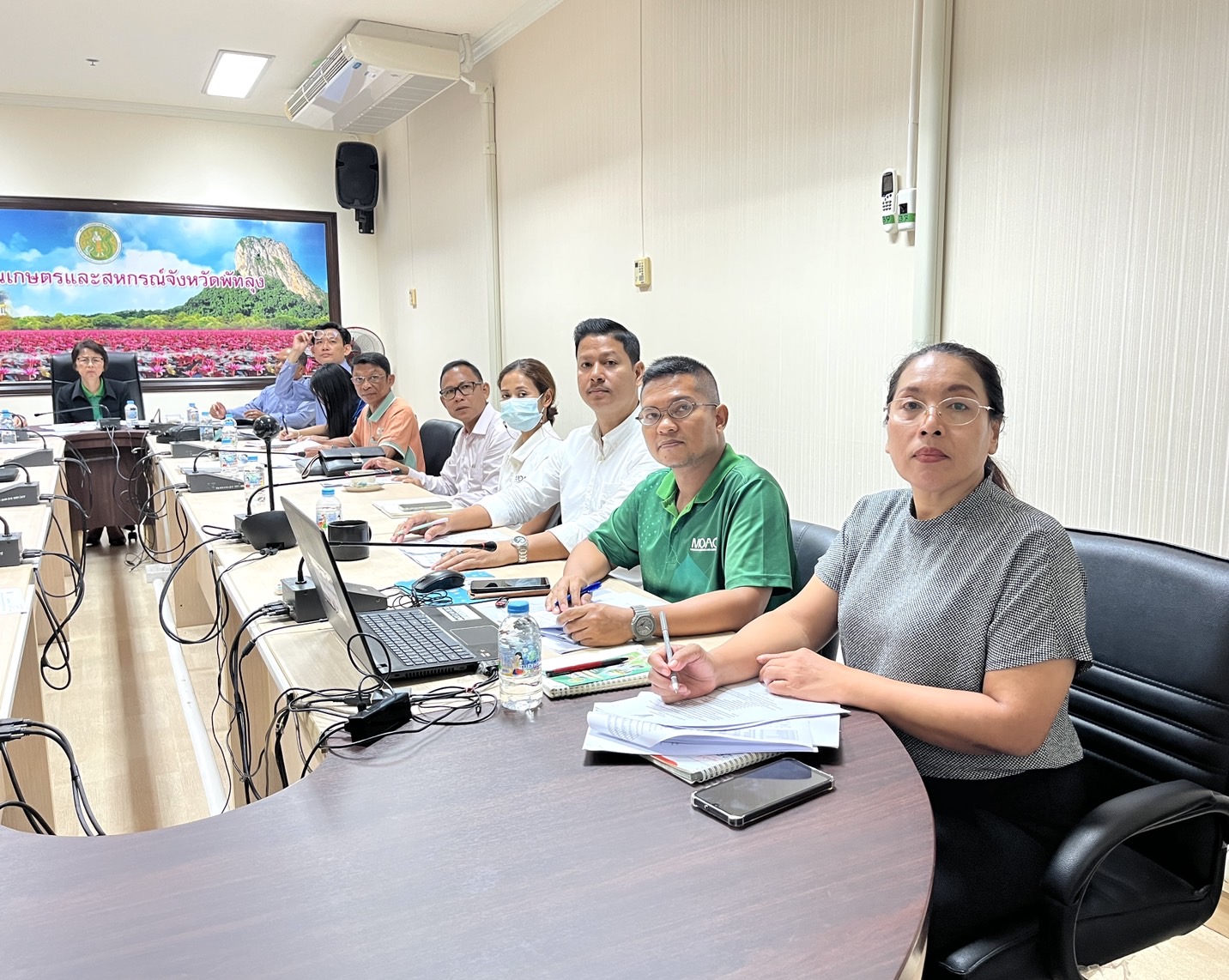 ประมงจังหวัดพัทลุง เข้าร่วมประชุมคณะกรรมการ และคณะทำงานตรวจสอบปริมาณน้ำนมโคและ ประชากร โคนมทั้งระบบ ณ ห้องประชุมสำนักงานเกษตรและสหกรณ์จังหวัดพัทลุง..คลิก