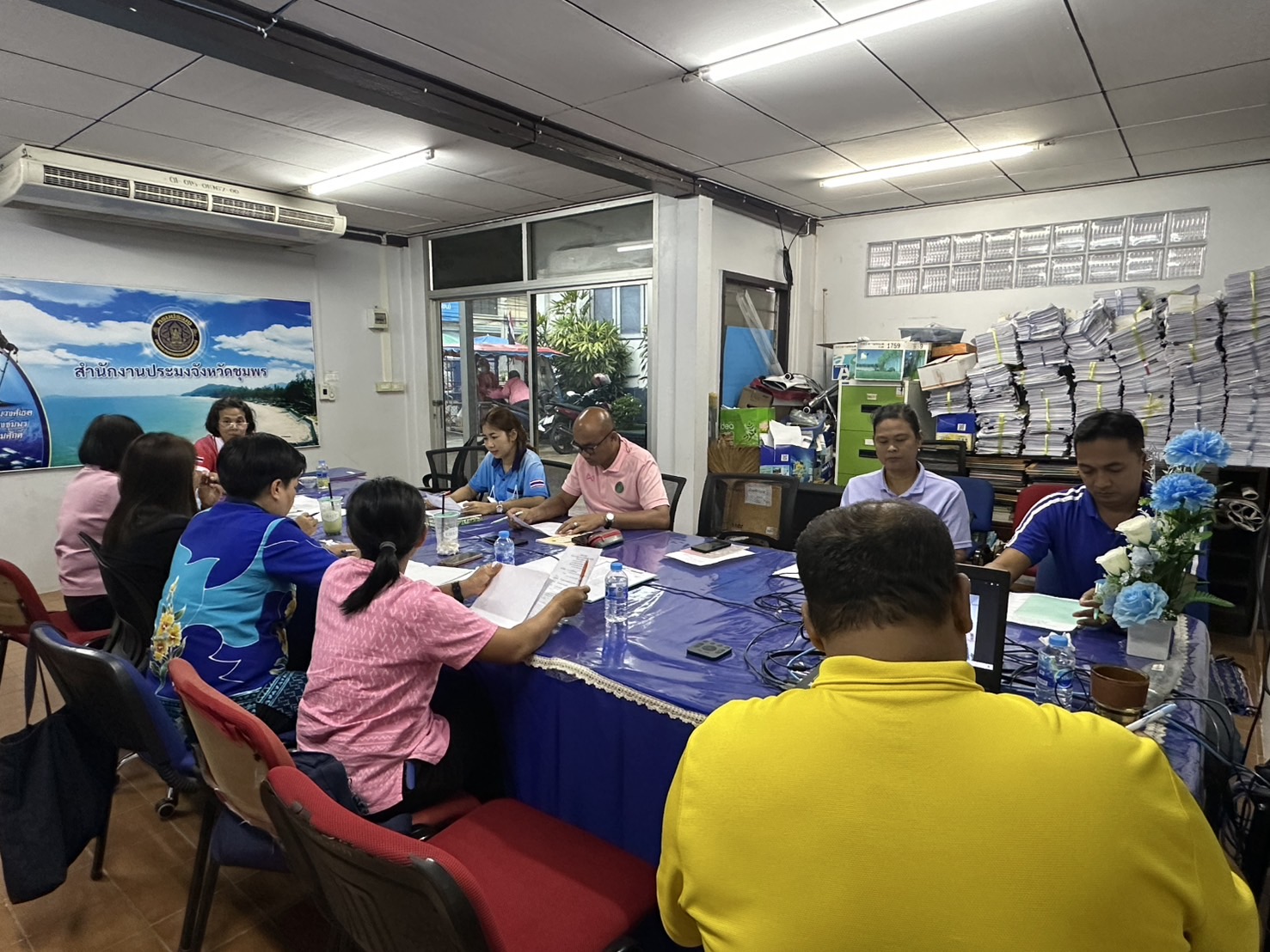ประชุมข้าราชการ พนักงานราชการ พนักงานจ้างเหมา สังกัดสำนักงานประมงจังหวัดชุมพร ประจำเดือนเมษายน 2568