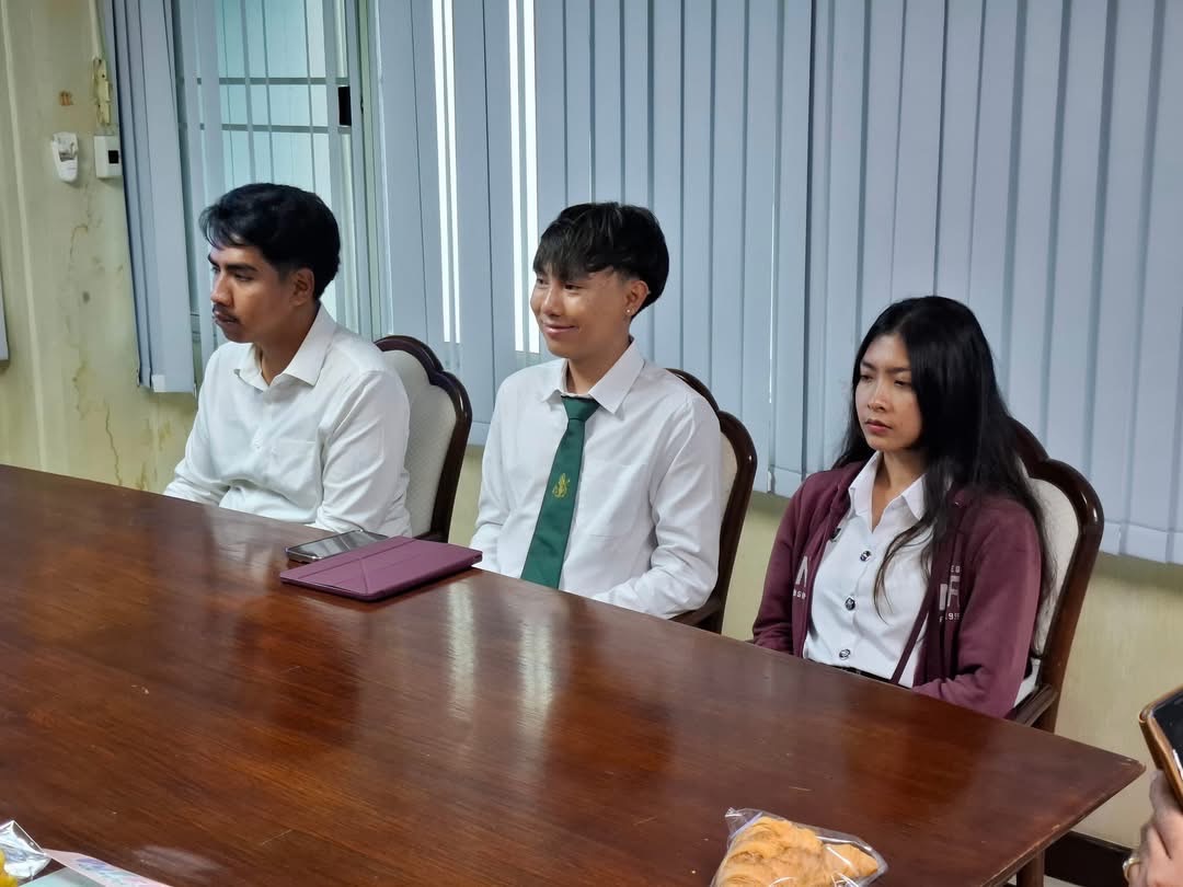 ให้การต้อนรับและให้โอวาทกับนิสิตคณะประมงที่ขอเข้ารับการฝึกงาน 