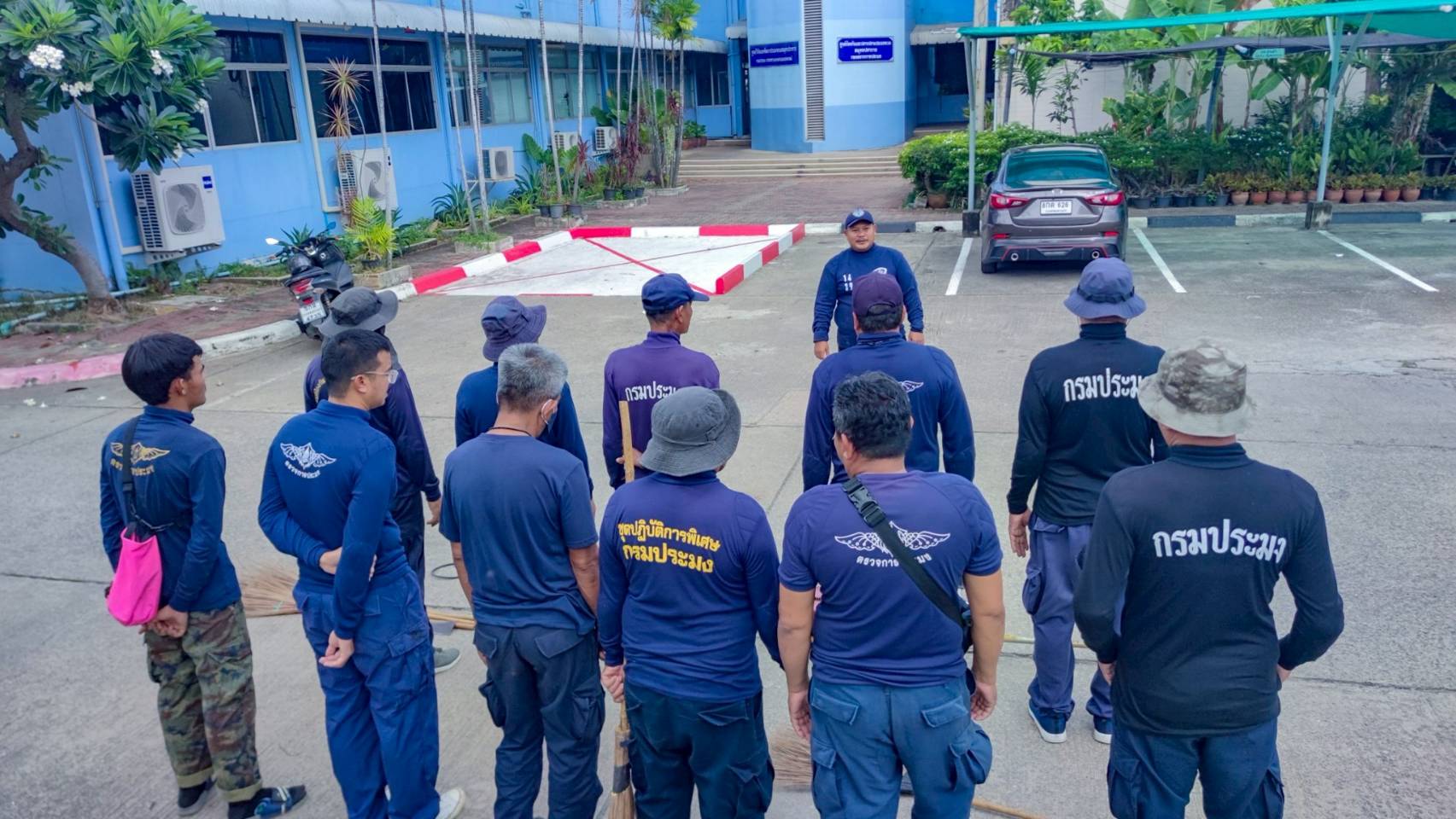 พัฒนาปรับปรุงภูมิทัศน์ในสถานที่ทำงานให้มีความสะอาด เหมาะสม ปลอดภัย เป็นระเบียบเรียบร้อย น่าอยู่..คลิก