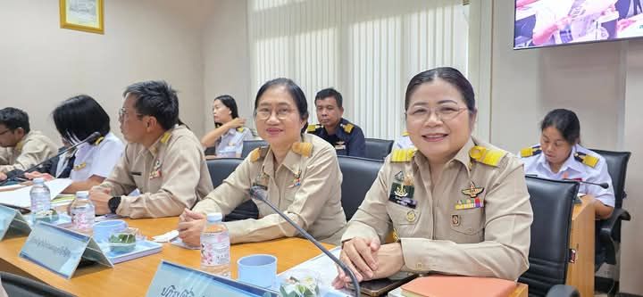 ร่วมการประชุมกรมการจังหวัด หัวหน้าส่วนราชการ นายอำเภอ และหัวหน้าหน่วยงานประจำจังหวัดระยอง..คลิก