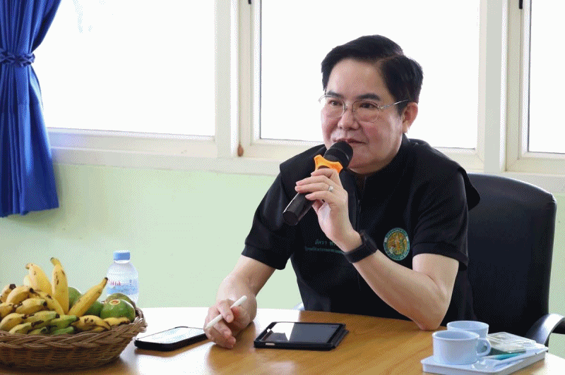 นายอัครา พรหมเผ่า รัฐมนตรีช่วยว่าการกระทรวงเกษตรและสหกรณ์ ลงพื้นที่ ณ ศูนย์วิจัยและพัฒนาการเพาะเลี้ยงสัตว์น้ำชายฝั่งชุมพร