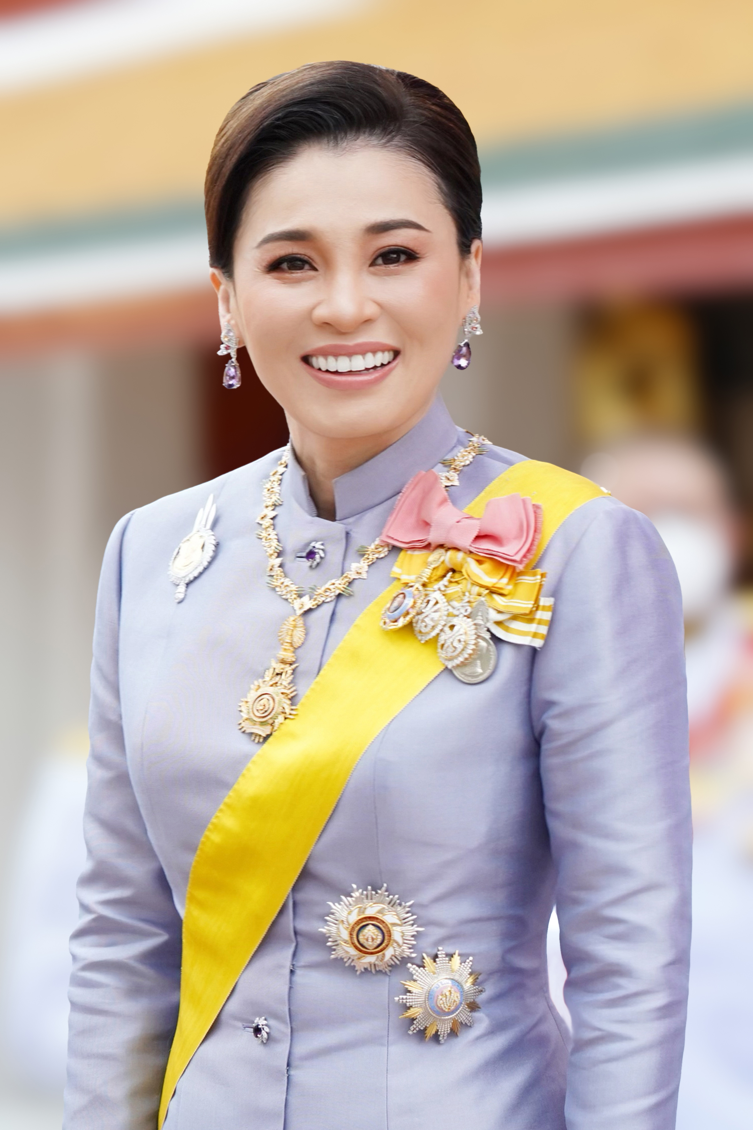 ลงนามถวายพระพรชัยมงคล เฉลิมพระเกียรติสมเด็จพระนางเจ้าฯ พระบรมราชินี เนื่องในโอกาสวันเฉลิมพระชนมพรรษา 3 มิถุนายน 2568