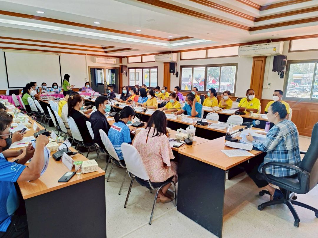 ประมงอำเภอท่าตะโก ร่วมประชุมประจำเดือน หัวหน้าส่วนราชการประจำอำเภอ ปลัดอำเภอ หัวหน้าหน่วยงานรัฐวิสาหกิจ ผู้บริหารสถานศึกษา ผู้บริหารองค์กรปกครองส่วนท้องถิ่น กำนัน