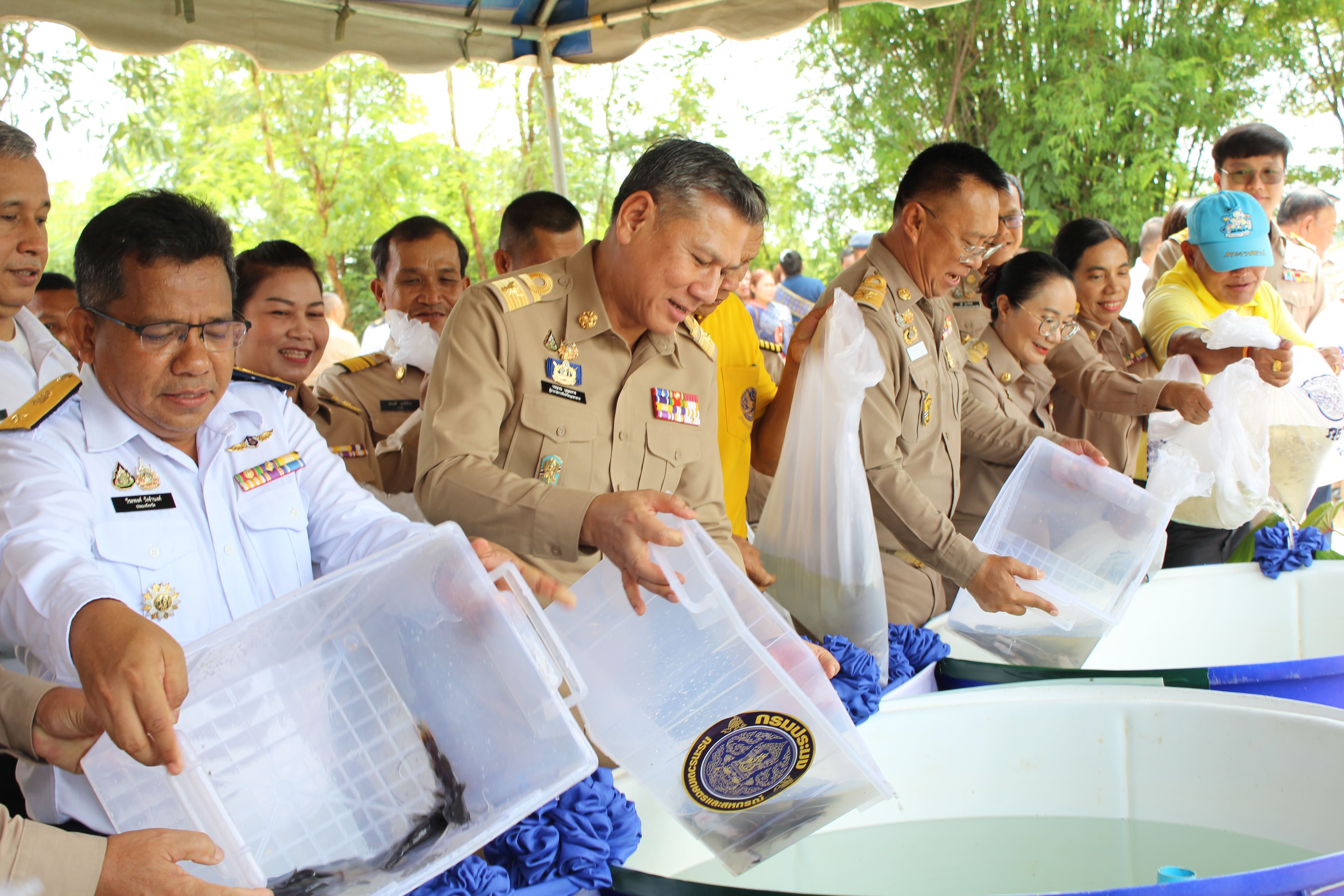 พิธีปล่อยพันธุ์สัตว์น้ำเฉลิมพระชนมพรรษา สมเด็จพระนางเจ้าสุทิดา พัชรสุธาพิมลลักษณ พระบรมราชินี 