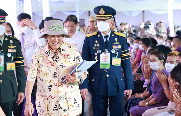 สมเด็จพระกนิษฐาธิราชเจ้า กรมสมเด็จพระเทพรัตนราชสุดา ฯ สยามบรมราชกุมารี เสด็จพระราชดำเนินไปทรงติดตามความก้าวหน้าโครงการตามพระราชดำริ ณ โรงเรียนตำรวจตระเวนชายแดนบ้านคลองแดง ต.พวา อ.แก่งหางแมว จ.จันทบุรี