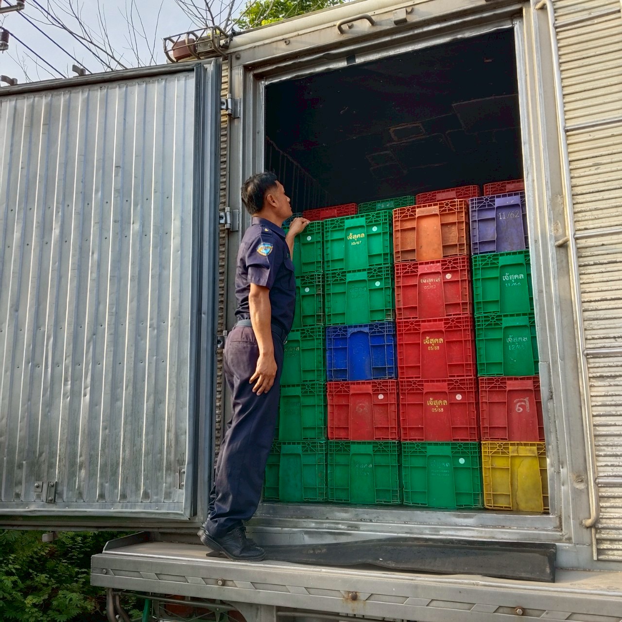 ตรวจสินค้าประมงที่นำเข้า ส่งออก ทางจุดผ่อนปรนทางการค้าบ้านหนองปรือ