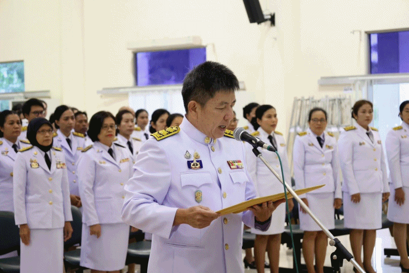 ร่วมพิธีวางพวงมาลาและถวายราชสดุดี เนื่องในรัฐพิธีวันที่ระลึกพระบาทสมเด็จพระปกเกล้าเจ้าอยู่หัว..คลิก