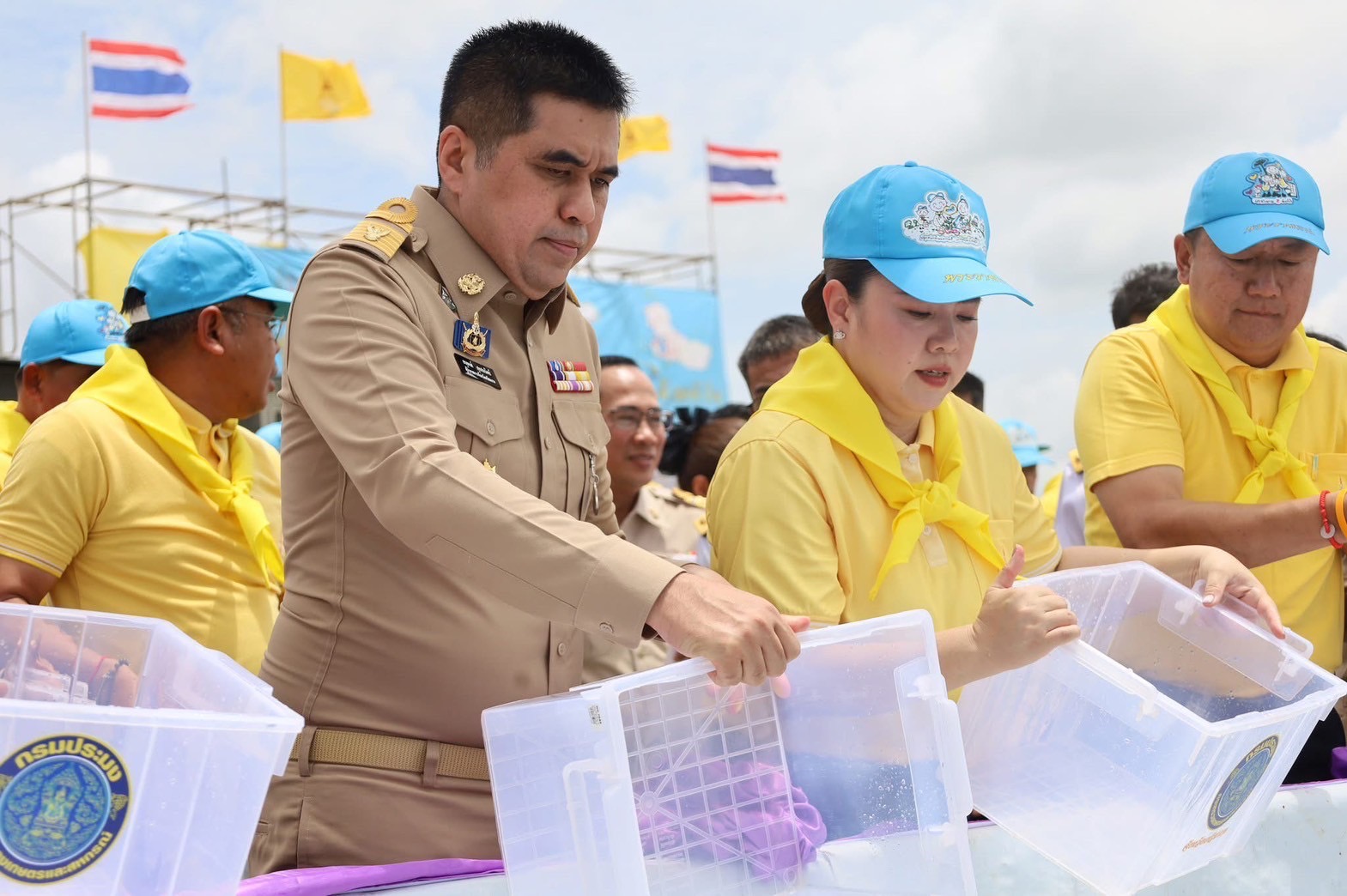 “หน่วยงานสังกัดกรมประมงศรีสะเกษ จัดพิธีปล่อยพันธุ์สัตว์น้ำ..คลิก