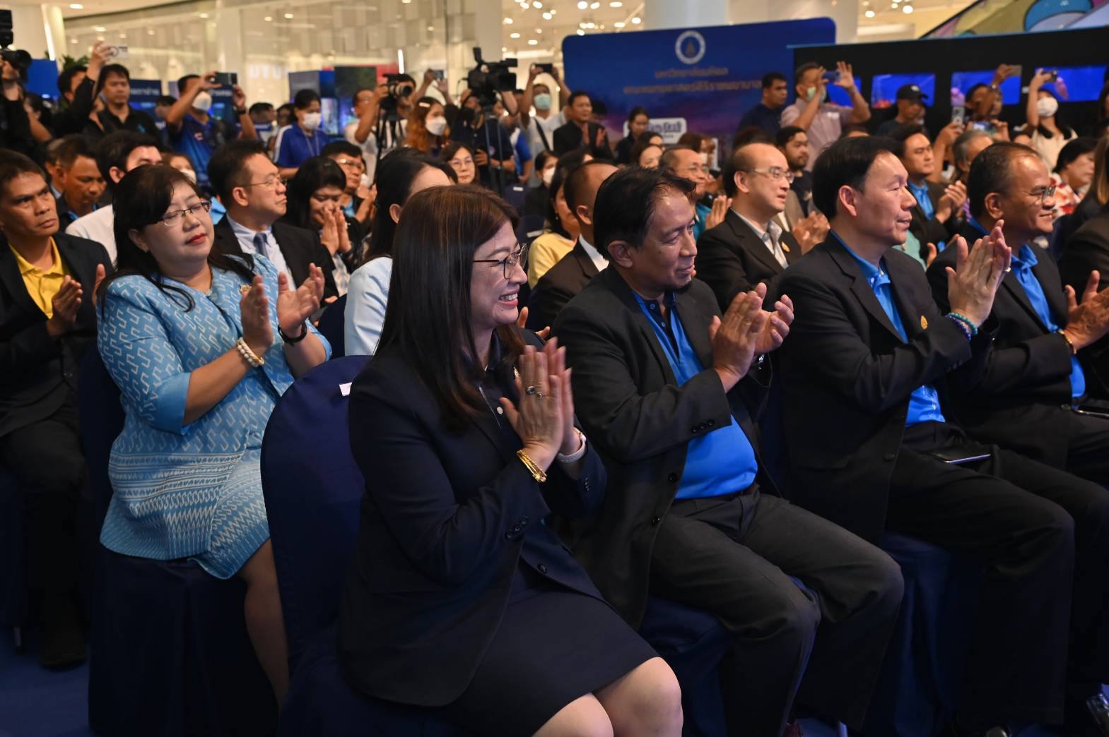 เปิดประสบการณ์ความมหัศจรรย์ของโลกใต้น้ำกับ FISHTIVAL 2025  ที่ยกทัพพาเหรดสัตว์น้ำกว่า 3,000 ตู้ ในงาน “วันประมงน้อมเกล้าฯ ครั้งที่ 35”  เทศกาลสัตว์น้ำที่ยิ่งใหญ่ที่สุดในประเทศไทย