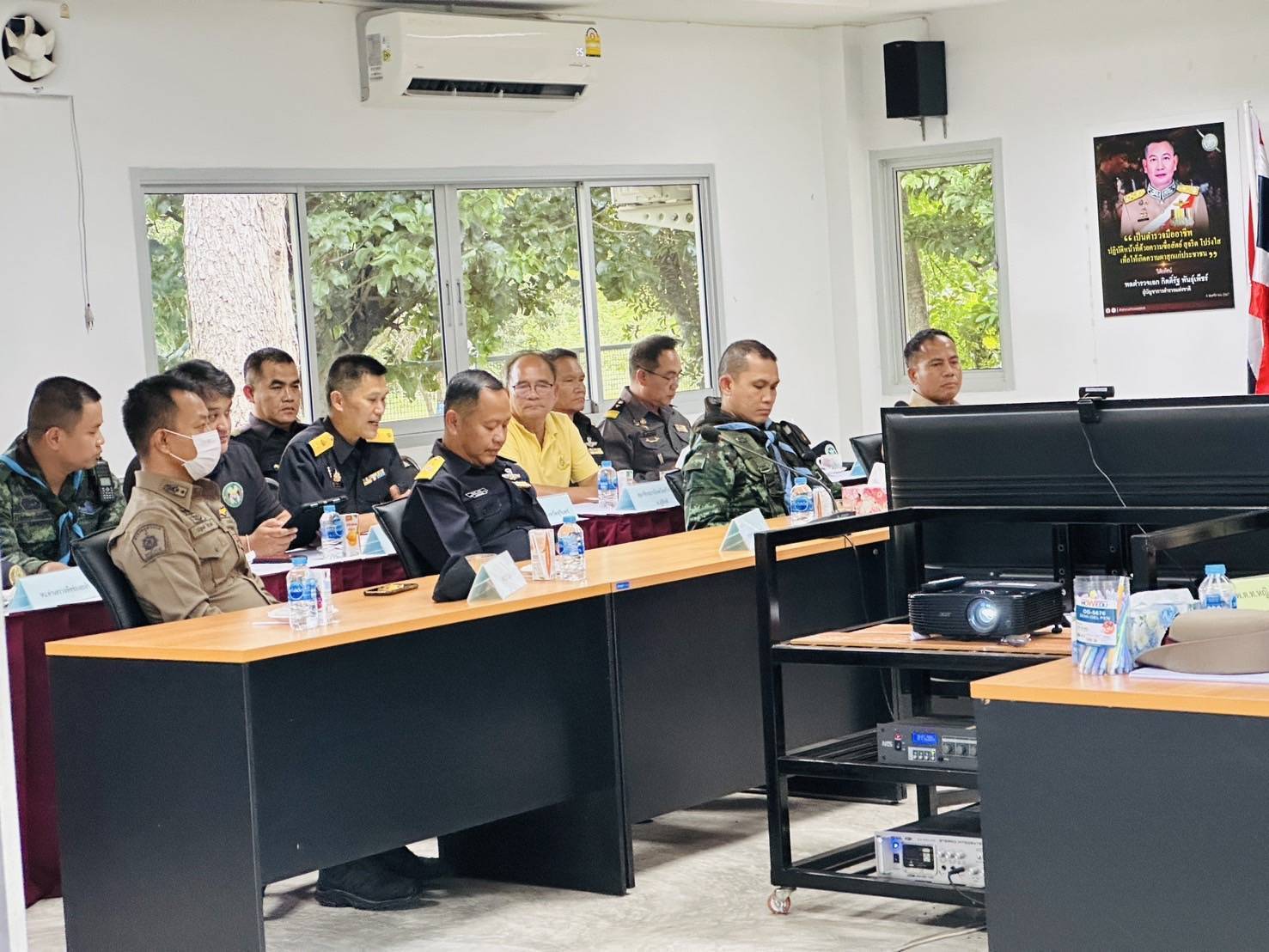 ร่วมให้การต้อนรับ ผบก.ตม.4 และร่วมประชุมหน่วยงานที่ปฏิบัติงานที่จุดผ่านแดนถาวรช่องสะงำ..คลิก