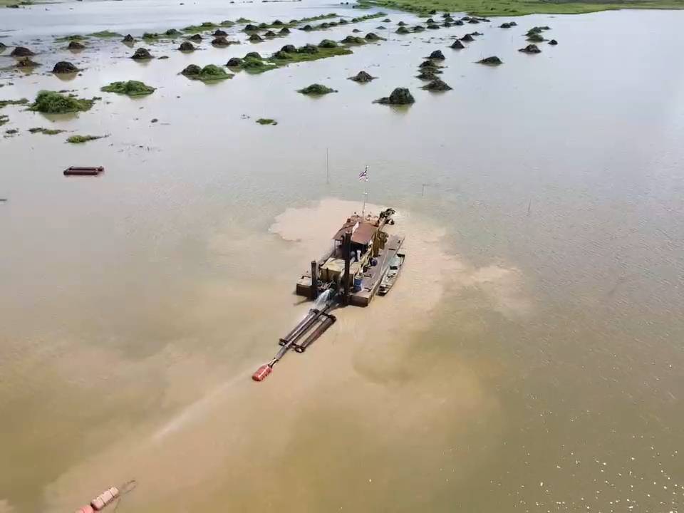 ภาพการปฏิบัติงานขุดลอกด้วยเรือขุด