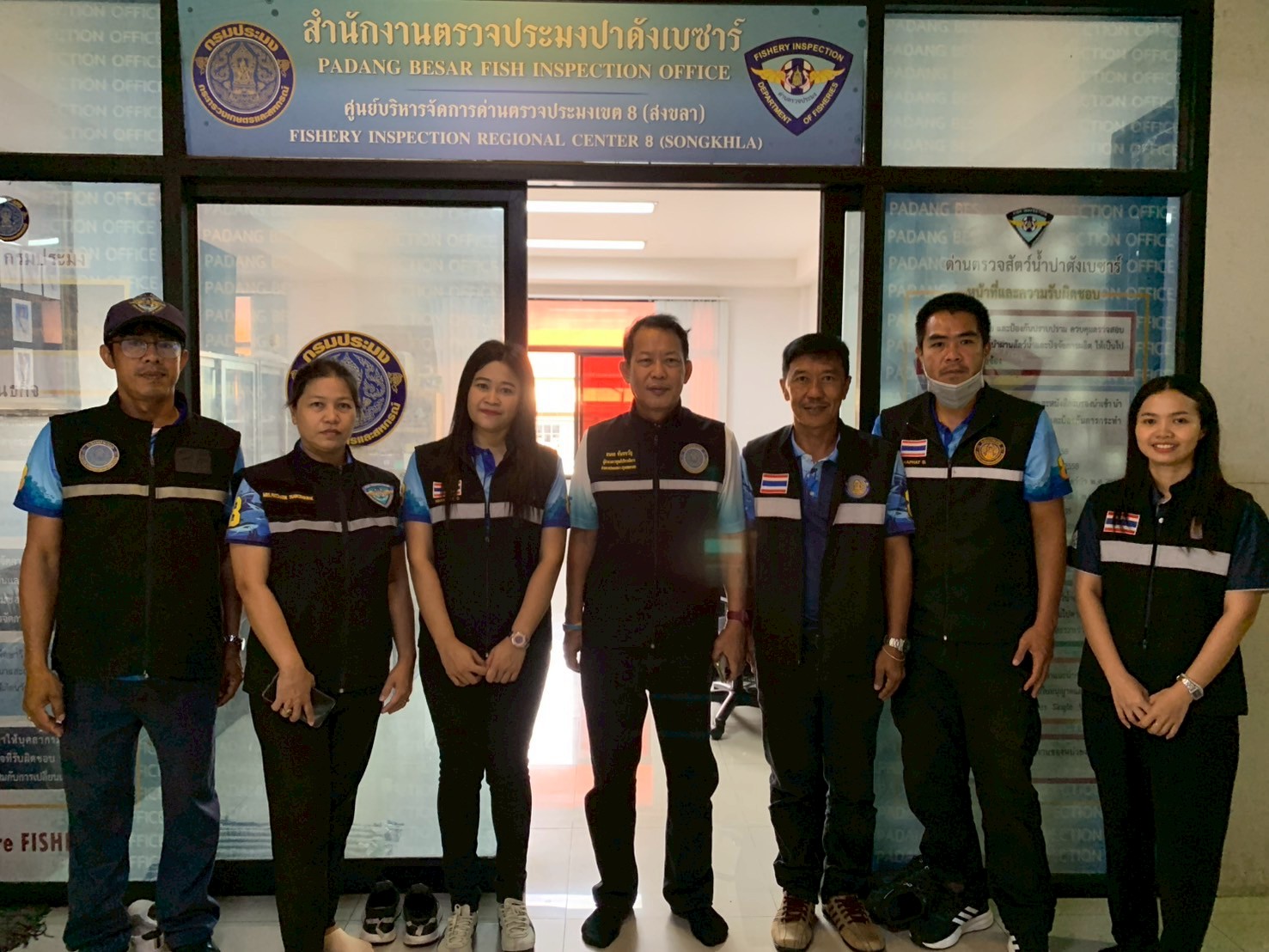 คณะทำงานเฉพาะกิจป้องกันปราบปรามการลักลอบสัตว์น้ำเข้ามาในราชอาณาจักร ตามเขต 5 จังหวัดชายแดนใต้ ลงพื้นที่ด่านชายแดนไทย-มาเลเซียเพื่อตรวจสอบ เฝ้าระวังการนำเข้าสินค้าสัตว์น้ำเข้ามาในราชอาณาจักร..คลิก