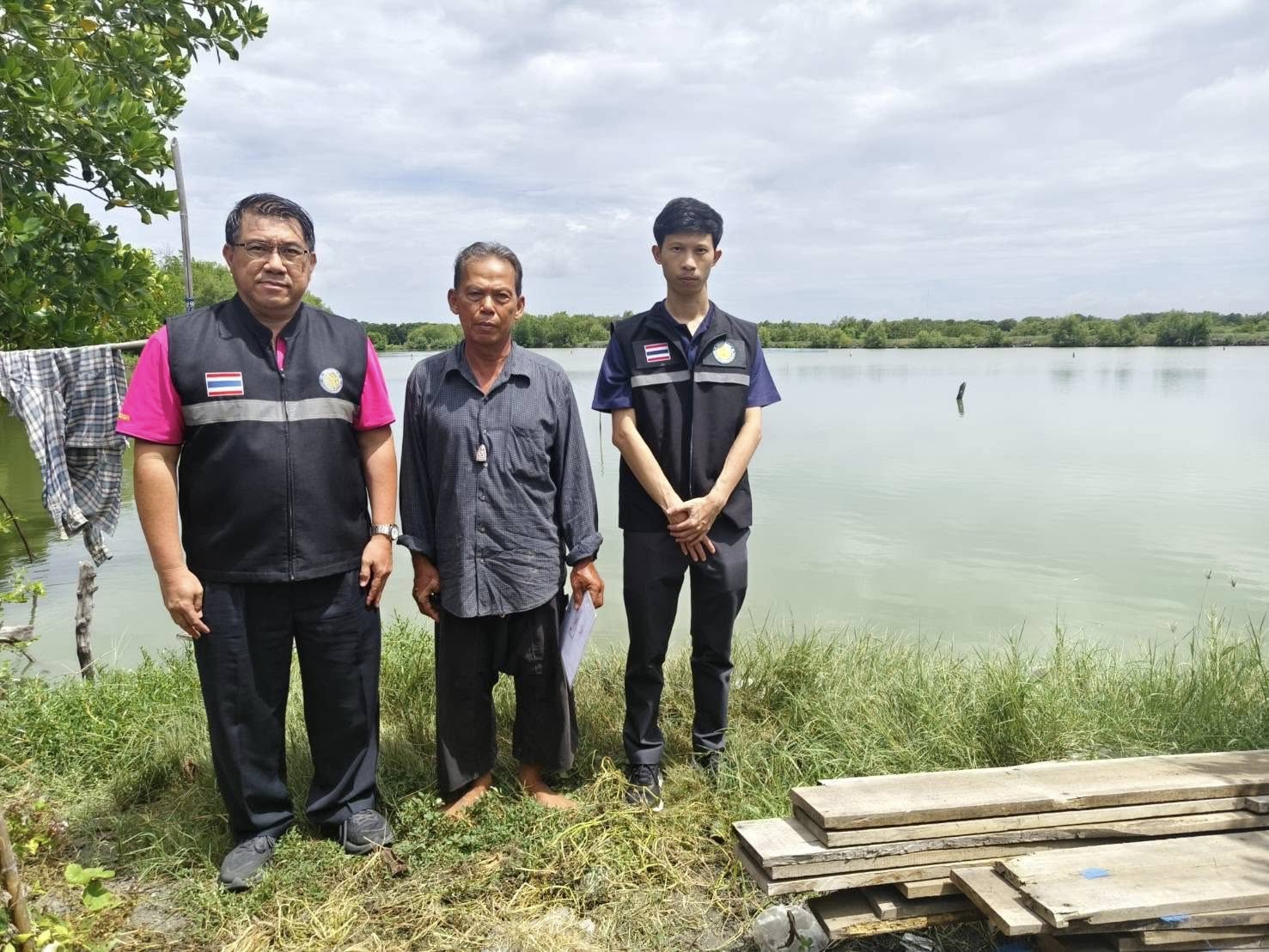 สำนักงานประมงพื้นที่กรุงเทพมหานคร ติดตาม ตรวจเยี่ยม ฟาร์มเลี้ยงสัตว์น้ำชายฝั่ง เพื่อสำรวจข้อมูลพื้นฐานเกษตรกรที่มีการเลี้ยงปลากะพงขาวในพื้นที่