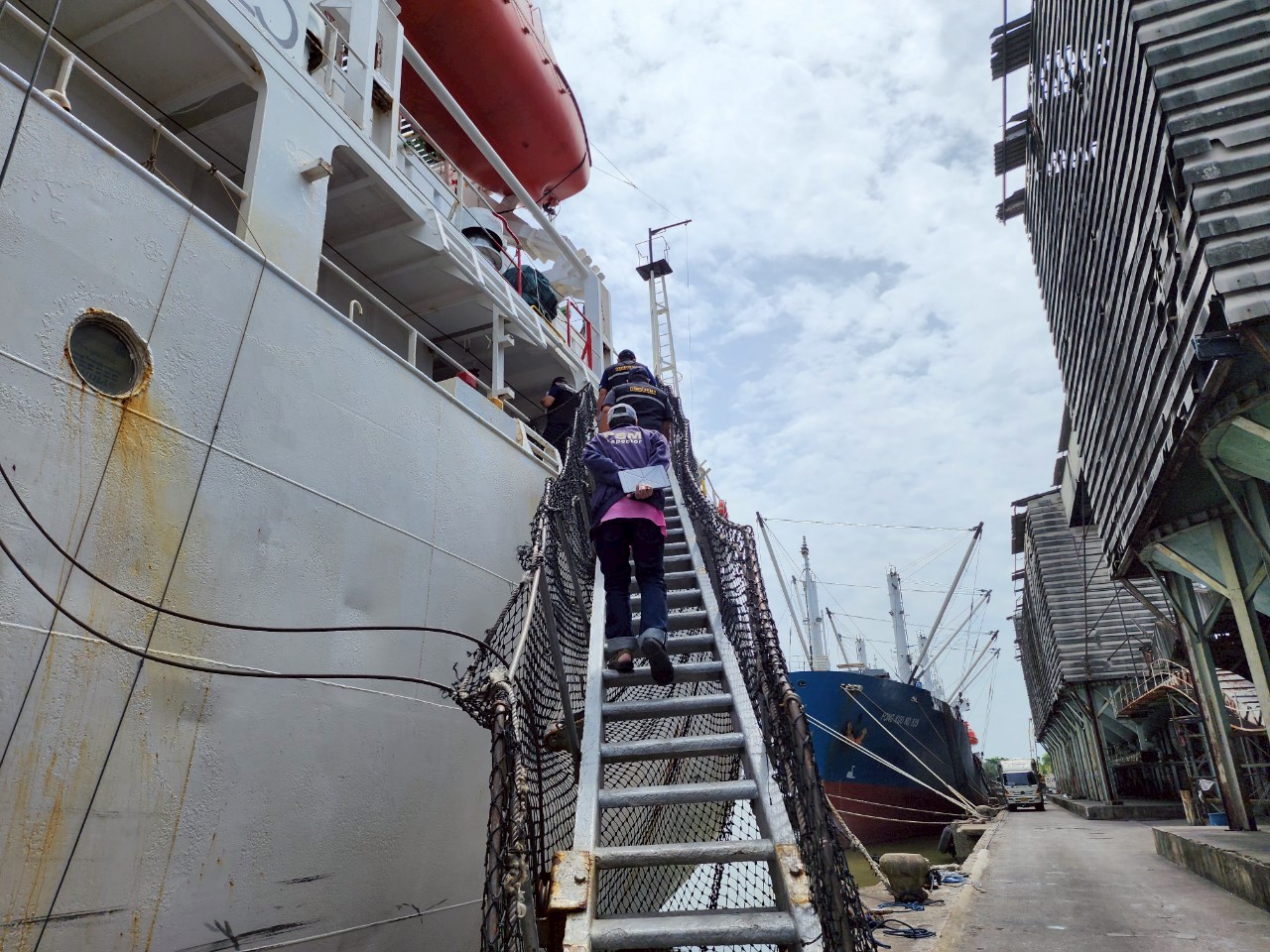 ตรวจสอบเรือตามมาตรการรัฐเจ้าของท่า : SEA STAR V..คลิก