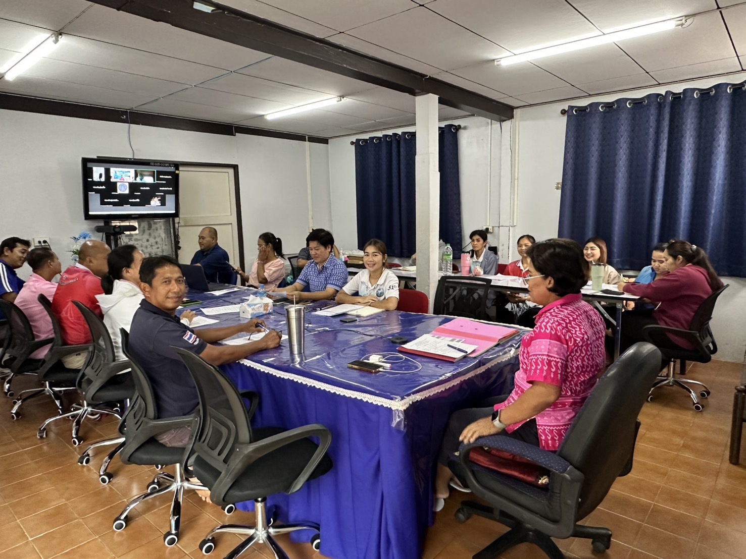ประชุมข้าราชการ พนักงานราชการ พนักงานจ้างเหมา สังกัดสำนักงานประมงจังหวัดชุมพร ประจำเดือนเมษายน 2568