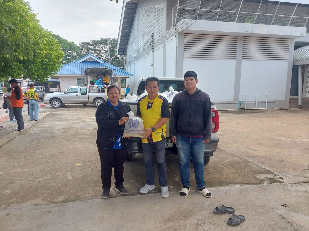 ประมงอำเภอชุมแสง ร่วมกับศูนย์วิจัยและพัฒนาประมงน้ำจืดตาก ส่งมอบพันธุ์กุ้งก้ามกรามจำนวน 2,665,000 ตัว..คลิก