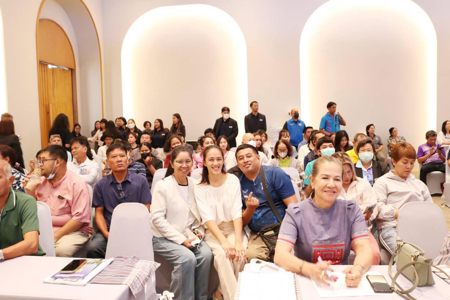 ร่วมพิธีเปิดกิจกรรมฝึกอบรมสัมมนาเพื่อผู้ประกอบการของจังหวัดราชบุรี ภายใต้โครงการส่งเสริมและขยายช่องทางการตลาด เพื่อสร้างมูลค่าเพิ่มทางเศรษฐกิจของจังหวัดราชบุรี..คลิก