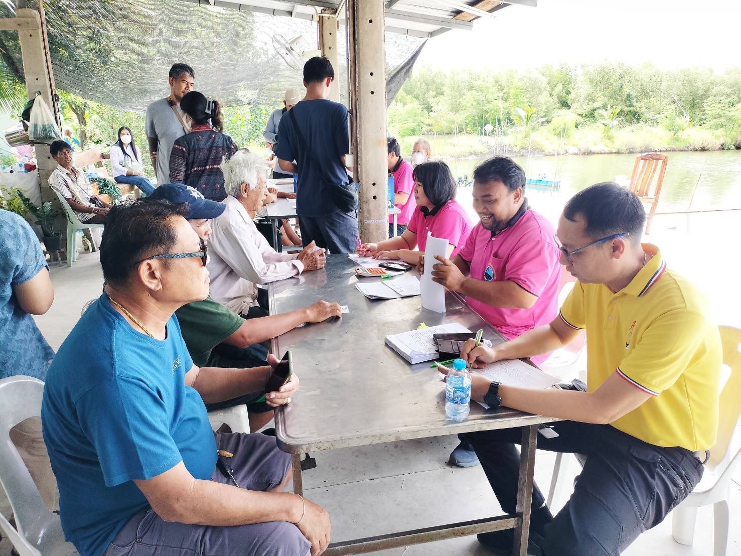 สำนักงานประมงกรุงเทพมหานครลงพื้นที่ให้บริการขึ้นทะเบียน/ต่อทะเบียน และปรับปรุงทะเบียนเกษตรกรผู้เลี้ยงสัตว์น้ำ เขตบางขุนเทียน กรุงเทพมหานคร
