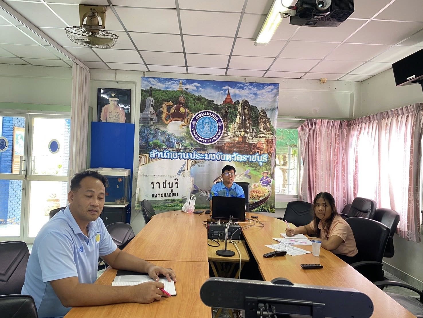 เข้าร่วมประชุมเพื่อติดตาม ความก้าวหน้าการดำเนินงาน งบประมาณงบกลาง รวมถึงปัญหาและอุปสรรคในการดำเนินการ ภายใต้โครงการควบคุมและกำจัดประชากรปลาหมอคางดำอย่างต่อเนื่อง ปีงบประมาณ พ.ศ. 2568 