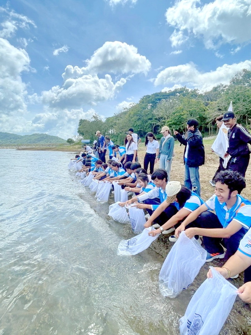 สนับสนุนพันธุ์ปลากินพืช เพื่อปล่อยลงอ่างเก็บน้ำห้วยน้ำใส อ.ป่าพะยอม จ.พัทลุง..คลิก