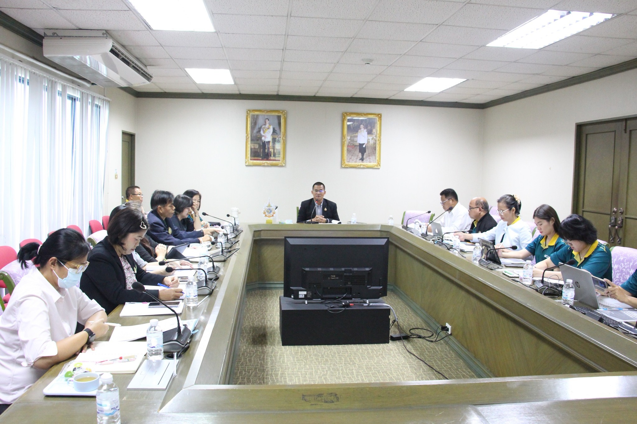 การประชุมหารือแนวทางการดำเนินการขึ้นทะเบียนที่ราชพัสดุหนองหาร จังหวัดสกลนคร 