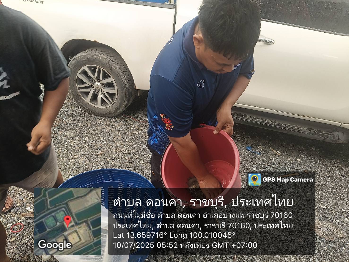 ลงพื้นที่ติดตามตรวจสอบการซื้อขายกุ้งขาวแวนนาไม