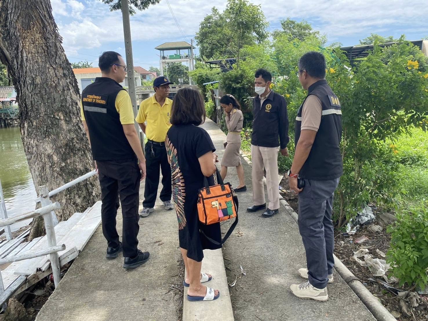 สำนักงานประมงกรุงเทพมหานคร ลงพื้นที่ตรวจบ่อเกษตรกร พร้อมประชาสัมพันธ์มาตรการฤดูน้ำแดง และเตรียมการจัดกิจกรรมจิตอาสาพระราชทาน