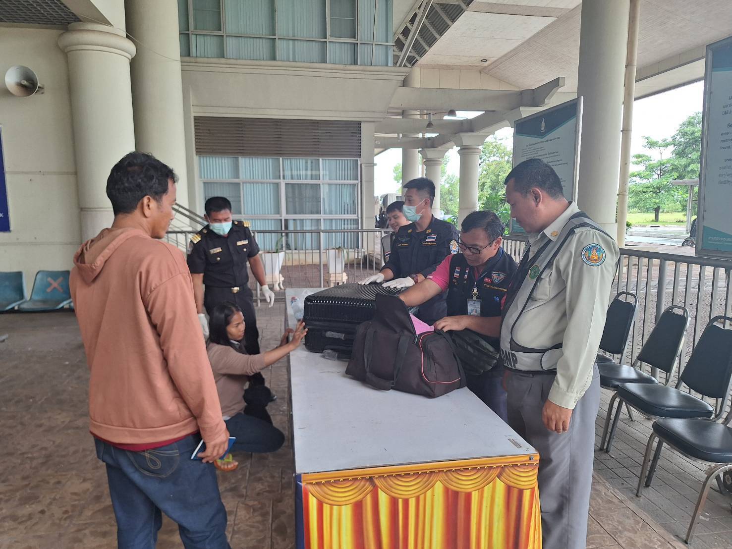 ข่าวกิจกรรม วันที่ 15 กรกฎาคม 2568 เจ้าหน้าที่ด่านตรวจประมงนครพนม ตรวจป้องกันการลักลอบนำเข้า-ส่งออกสินค้าประมง ณ จุดผ่านแดนถาวรสะพานมิตรภาพไทย-ลาว แห่งที่ 5 (นครพนม-คำม่วน) อ.เมือง จ.นครพนม