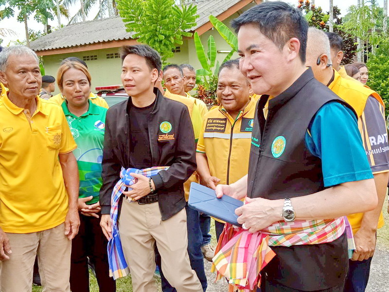 สนับสนุนพันธุ์ปลากินพืช และร่วมต้อนรับรัฐมนตรีว่าการกระทรวงเกษตรและสหกรณ์