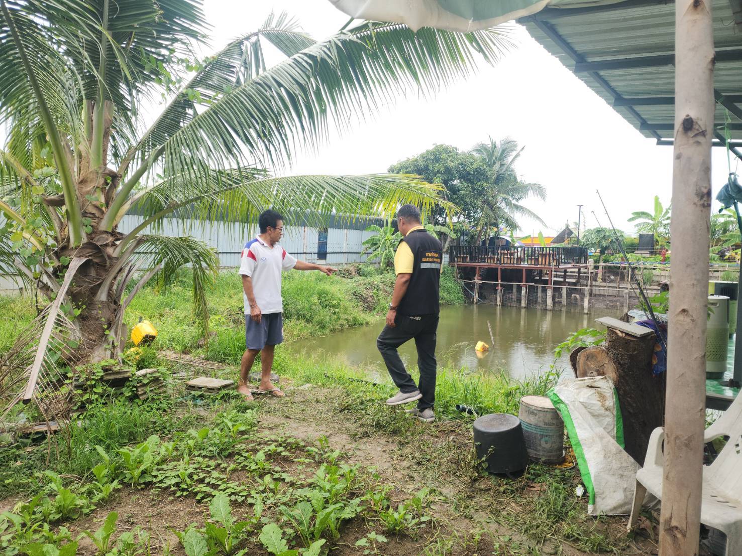 (อ.ไทรน้อย) การตรวจเยี่ยมเกษตรกรที่ขอขึ้นทะเบียนผู้เพาะเลี้ยงสัตว์น้ำ..คลิก