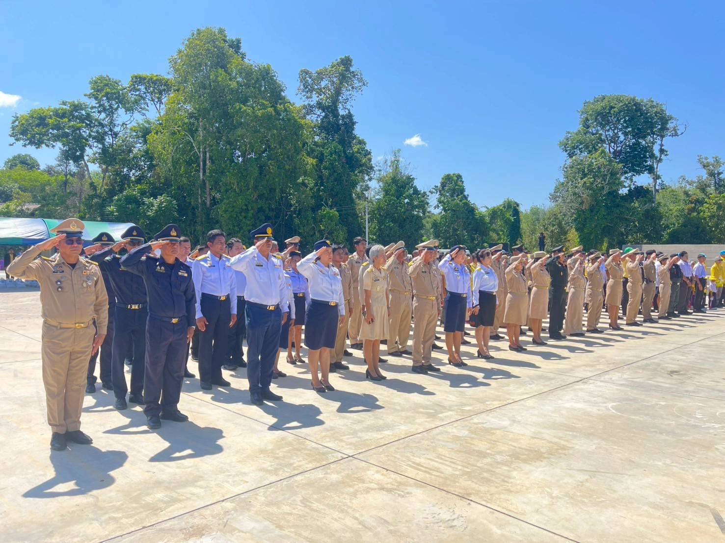 เข้าร่วมพิธีปล่อยพันธุ์สัตว์น้ำ เนื่องในวันเฉลิมพระชนมพรรษาสมเด็จพระปรเมทรรามาธิบดีศรีสินทรมหาวชิราลงกรณ พระวชิรเกล้าเจ้าอยู่หัว