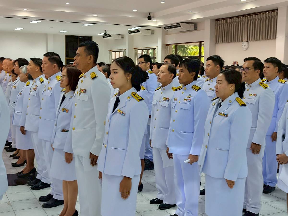 ในวันที่ 28 กรกฎาคม 2568 นายสุชาติ  ผึ่งฉิมพลี ผู้อำนวยการศูนย์วิจัยและพัฒนาการเพาะเลี้ยงสัตว์น้ำจืดอุทัยธานี เข้าร่วมกิจกรรมเฉลิมพระเกียรติพระบาทสมเด็จพระเจ้าอยู่หัว เนื่องในโอกาสวันเฉลิมพระชนมพรรษา 28 กรกฎาคม 2568 พิธีเจริญพระพุทธมนต์และทำบุญตักบาตรถวายราชกุศล ณ บริเวณห้าแยกวงเวียนวิทยุ และร่วมปล่อยพันธุ์สัตว์น้ำ ณ แม่น้ำสะแกกรัง บริเวณลานสุพรรณิการณ์ หน้าศาลากลางจังหวัดอุทัยธานี จำนวน 200,000 ตัว และเข้าร่วมถวายเครื่องราชสักการะและวางพานพุ่มและพิธีจุดเทียนถวายพระพรชัยมงคล ณ บริเวณวงเวียนหอนาฬิกา อำเภอเมือง จังหวัดอุทัยธานี โดยมีนายธีรพัฒน์ คัชมาตย์ ผู้ว่าราชการจังหวัดอุทัยธานี ประธานในพิธี