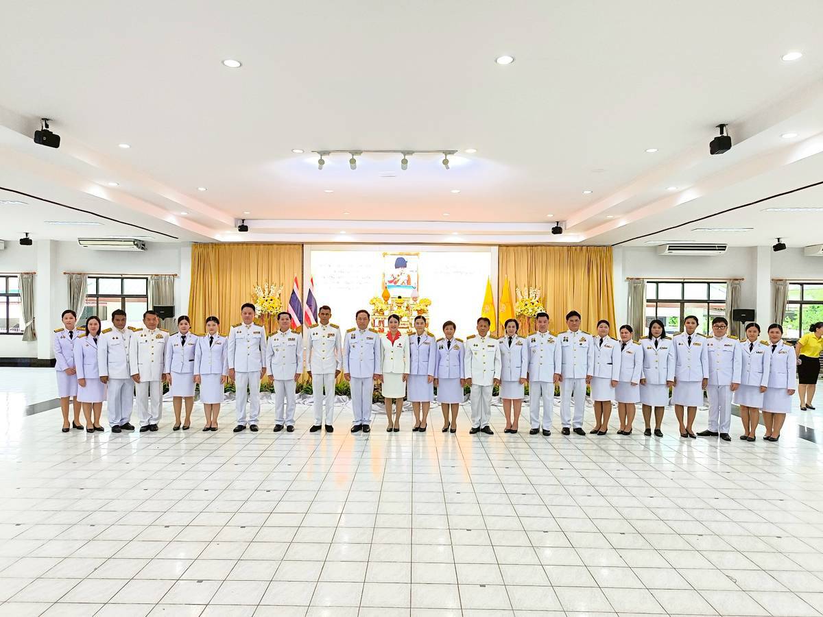 ในวันที่ 28 กรกฎาคม 2568 นายสุชาติ  ผึ่งฉิมพลี ผู้อำนวยการศูนย์วิจัยและพัฒนาการเพาะเลี้ยงสัตว์น้ำจืดอุทัยธานี เข้าร่วมกิจกรรมเฉลิมพระเกียรติพระบาทสมเด็จพระเจ้าอยู่หัว เนื่องในโอกาสวันเฉลิมพระชนมพรรษา 28 กรกฎาคม 2568 พิธีเจริญพระพุทธมนต์และทำบุญตักบาตรถวายราชกุศล ณ บริเวณห้าแยกวงเวียนวิทยุ และร่วมปล่อยพันธุ์สัตว์น้ำ ณ แม่น้ำสะแกกรัง บริเวณลานสุพรรณิการณ์ หน้าศาลากลางจังหวัดอุทัยธานี จำนวน 200,000 ตัว และเข้าร่วมถวายเครื่องราชสักการะและวางพานพุ่มและพิธีจุดเทียนถวายพระพรชัยมงคล ณ บริเวณวงเวียนหอนาฬิกา อำเภอเมือง จังหวัดอุทัยธานี โดยมีนายธีรพัฒน์ คัชมาตย์ ผู้ว่าราชการจังหวัดอุทัยธานี ประธานในพิธี