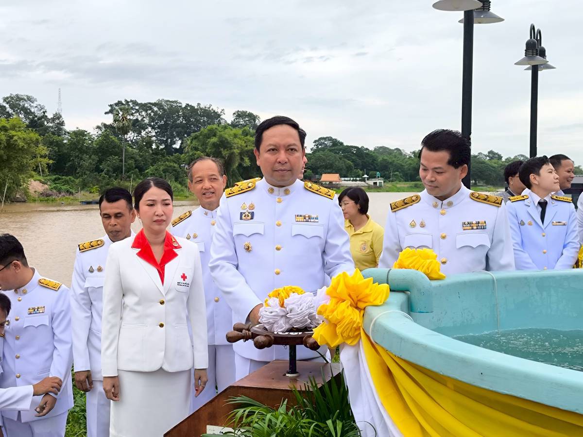 ในวันที่ 28 กรกฎาคม 2568 นายสุชาติ  ผึ่งฉิมพลี ผู้อำนวยการศูนย์วิจัยและพัฒนาการเพาะเลี้ยงสัตว์น้ำจืดอุทัยธานี เข้าร่วมกิจกรรมเฉลิมพระเกียรติพระบาทสมเด็จพระเจ้าอยู่หัว เนื่องในโอกาสวันเฉลิมพระชนมพรรษา 28 กรกฎาคม 2568 พิธีเจริญพระพุทธมนต์และทำบุญตักบาตรถวายราชกุศล ณ บริเวณห้าแยกวงเวียนวิทยุ และร่วมปล่อยพันธุ์สัตว์น้ำ ณ แม่น้ำสะแกกรัง บริเวณลานสุพรรณิการณ์ หน้าศาลากลางจังหวัดอุทัยธานี จำนวน 200,000 ตัว และเข้าร่วมถวายเครื่องราชสักการะและวางพานพุ่มและพิธีจุดเทียนถวายพระพรชัยมงคล ณ บริเวณวงเวียนหอนาฬิกา อำเภอเมือง จังหวัดอุทัยธานี โดยมีนายธีรพัฒน์ คัชมาตย์ ผู้ว่าราชการจังหวัดอุทัยธานี ประธานในพิธี