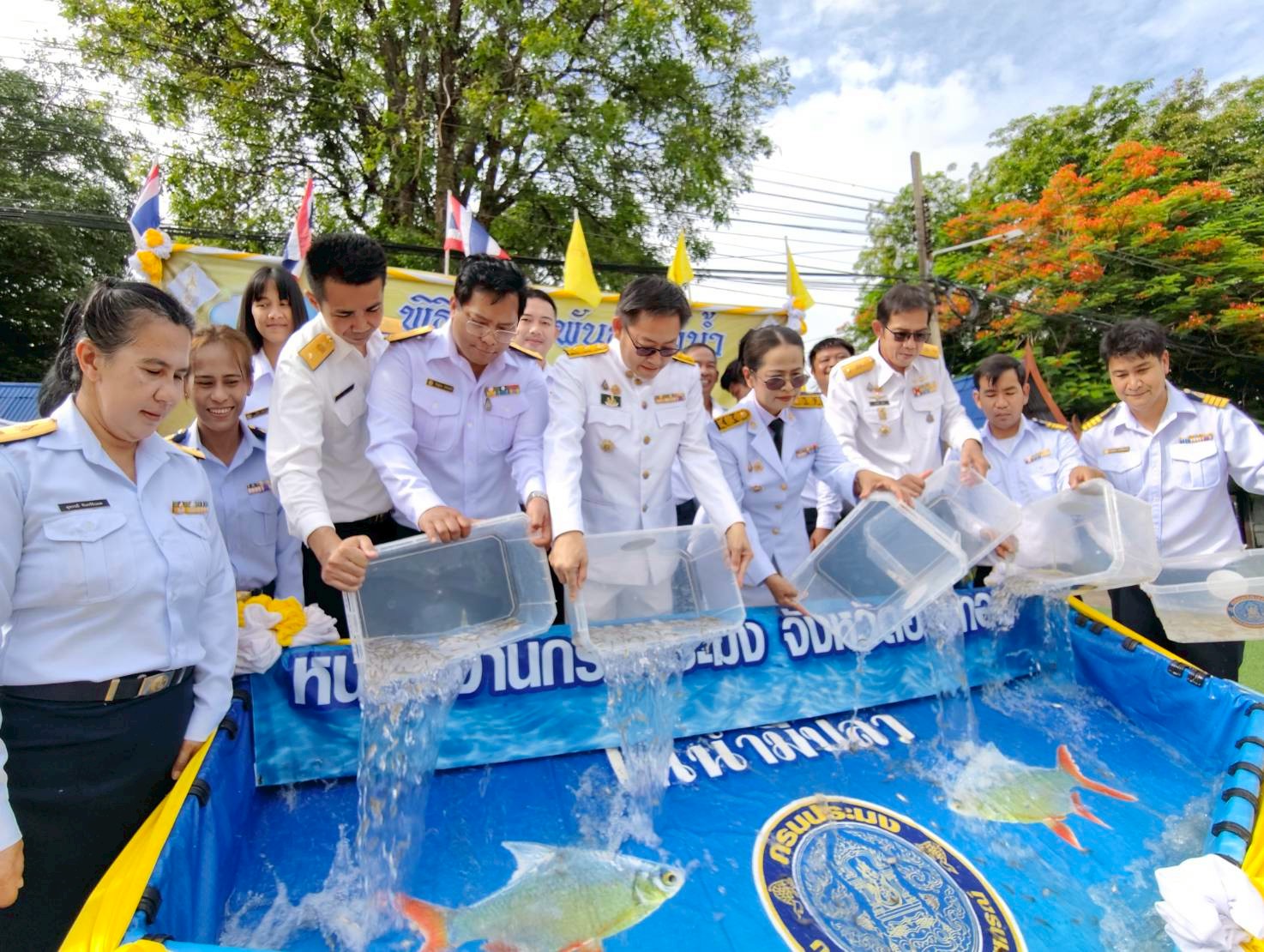 พิธีเจริญพระพุทธมนต์ ทำบุญตักบาตร และปล่อยพันธุ์สัตว์น้ำ เพื่อถวายพระราชกุศล เฉลิมพระเกียรติพระบาทสมเด็จพระเจ้าอยู่หัว เนื่องในโอกาสวันเฉลิมพระชนมพรรษา 28 กรกฎาคม 2568..คลิก