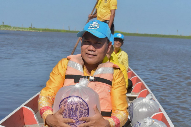 สนับสนุนพันธุ์ปลากินพืช เพื่อปล่อยลงสู่ทะเลน้อย อ.ควนขนุน จ.พัทลุง