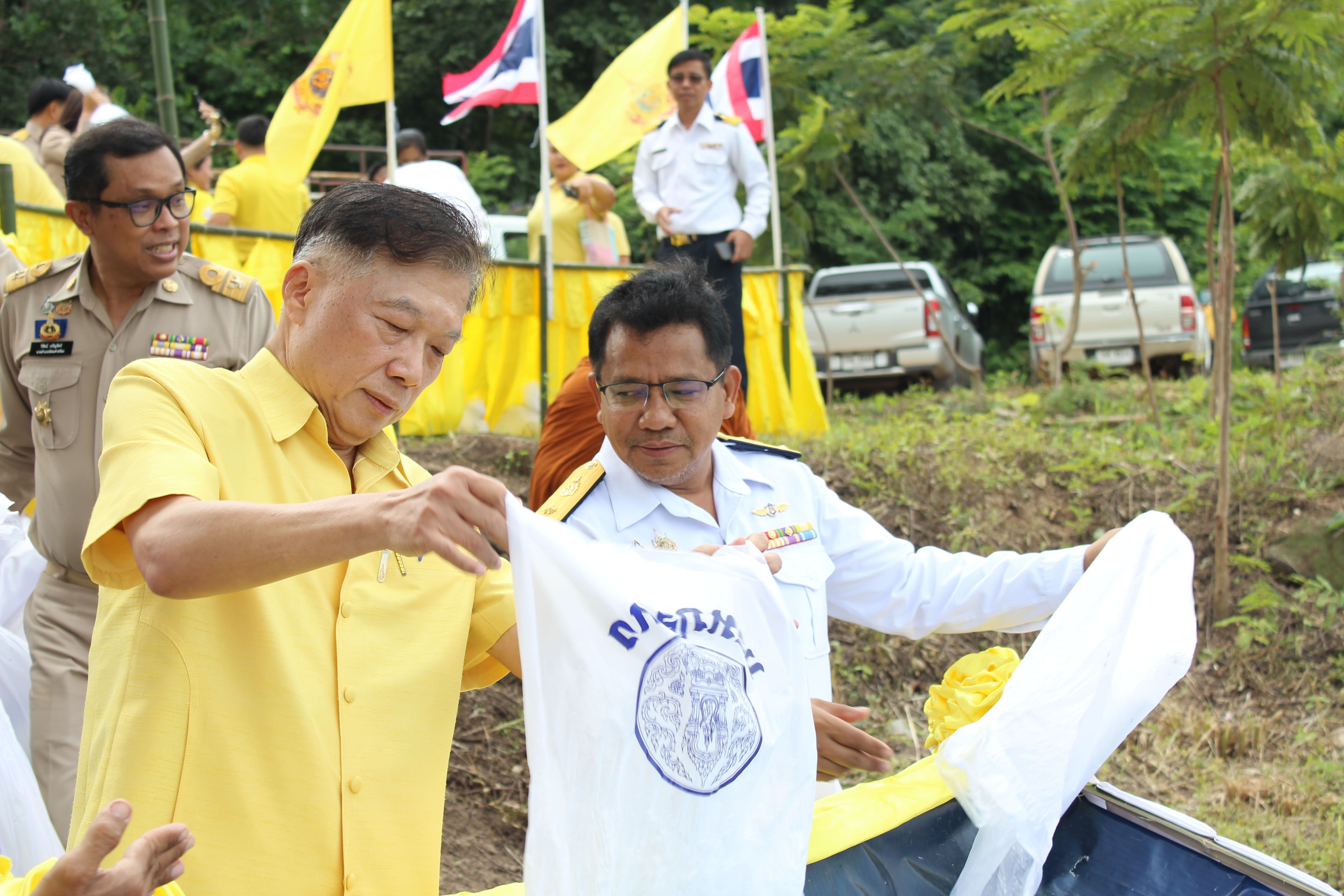 พิธีปล่อยพันธุ์สัตว์น้ำเฉลิมพระเกียรติ เนื่องในโอกาสวันเฉลิมพระชนมพรรษา พระบาทสมเด็จพระวชิรเกล้าเจ้าอยู่หัว 
